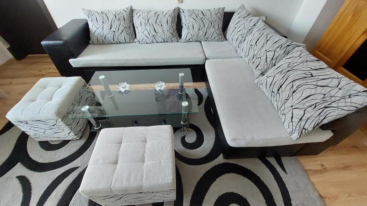 3 Rooms Apartment, Top Center, 1St Floor, Aubg, Free Parking, Pc I5 Ssd, 3 Led Tvs 200 Channels, Wifi, Terrace, Easy-Late Check-In, Stay Before Greece Blagoevgrad Eksteriør bilde