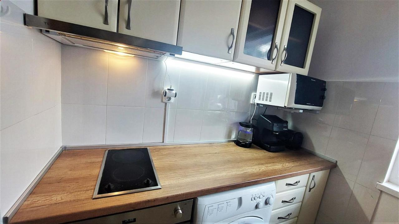 3 Rooms Apartment, Top Center, 1St Floor, Aubg, Free Parking, Pc I5 Ssd, 3 Led Tvs 200 Channels, Wifi, Terrace, Easy-Late Check-In, Stay Before Greece Blagoevgrad Eksteriør bilde