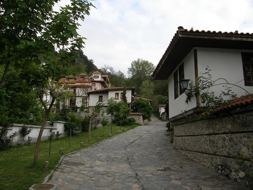 3 Rooms Apartment, Top Center, 1St Floor, Aubg, Free Parking, Pc I5 Ssd, 3 Led Tvs 200 Channels, Wifi, Terrace, Easy-Late Check-In, Stay Before Greece Blagoevgrad Eksteriør bilde